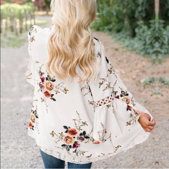 Beautiful Cream Colored Floral Print Kimono - Picture 2 of 2